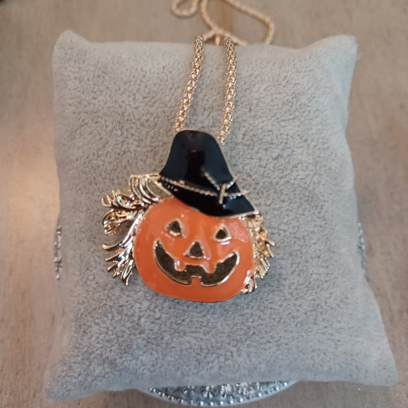 Orange Scarecrow Witch Jack-o-lantern Adjustable Necklace Brooch - Picture 4 of 10